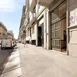 Guesthost - Cosy Nest Isola District Heart Appartement *