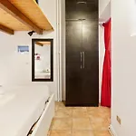Appartement Guesthost - Cosy Nest Isola District Heart *