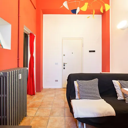 Guesthost - Cosy Nest Isola District Heart Appartement