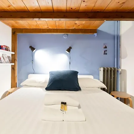 דירה Guesthost - Cosy Nest Isola District Heart