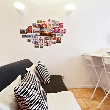 Guesthost - Cosy Nest Isola District Heart מילאנו